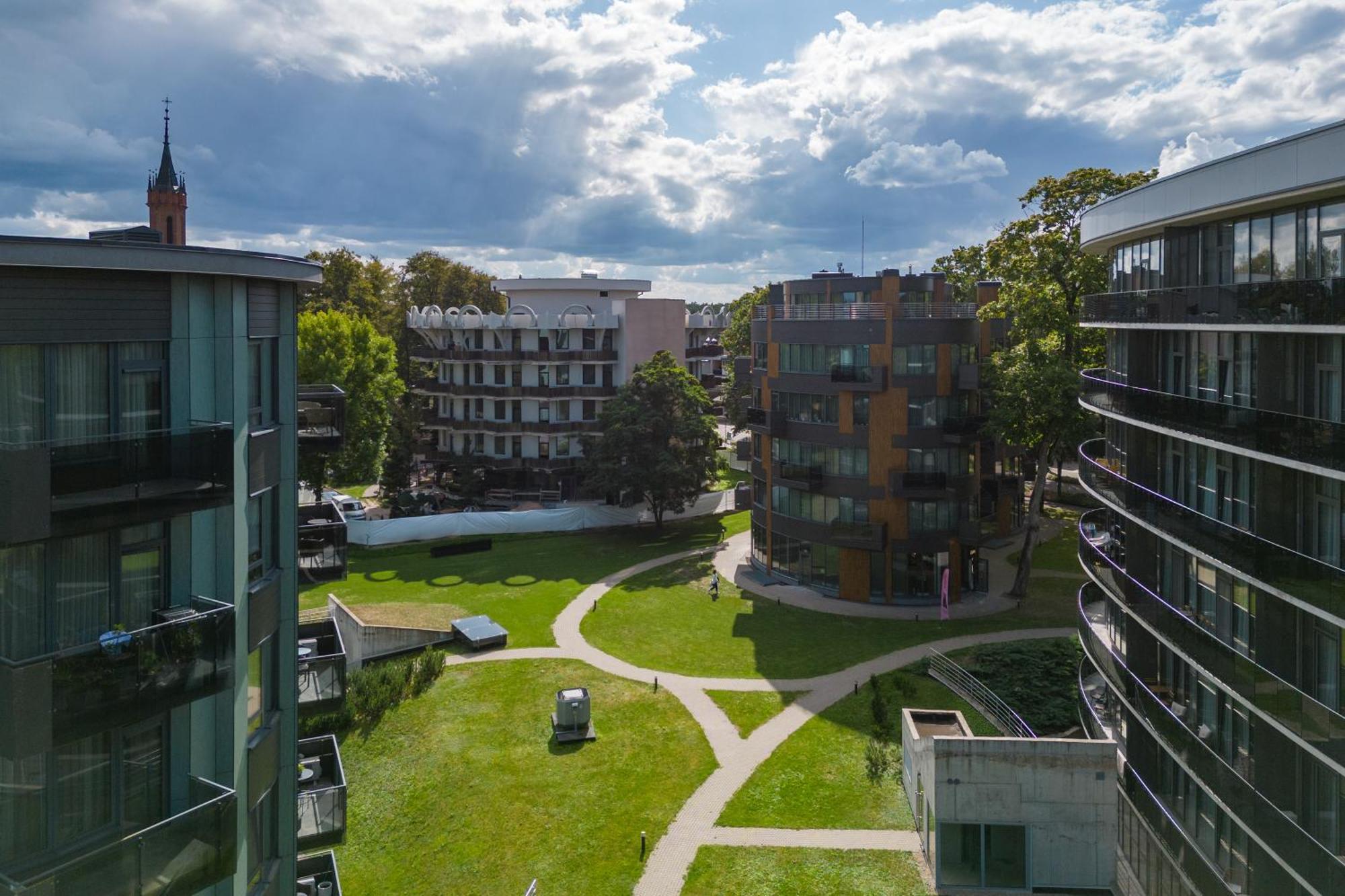 2 Bedroom Apt, 2 Garage Spots & Balconies, Self Check-In, By Cohost Druskininkai Extérieur photo