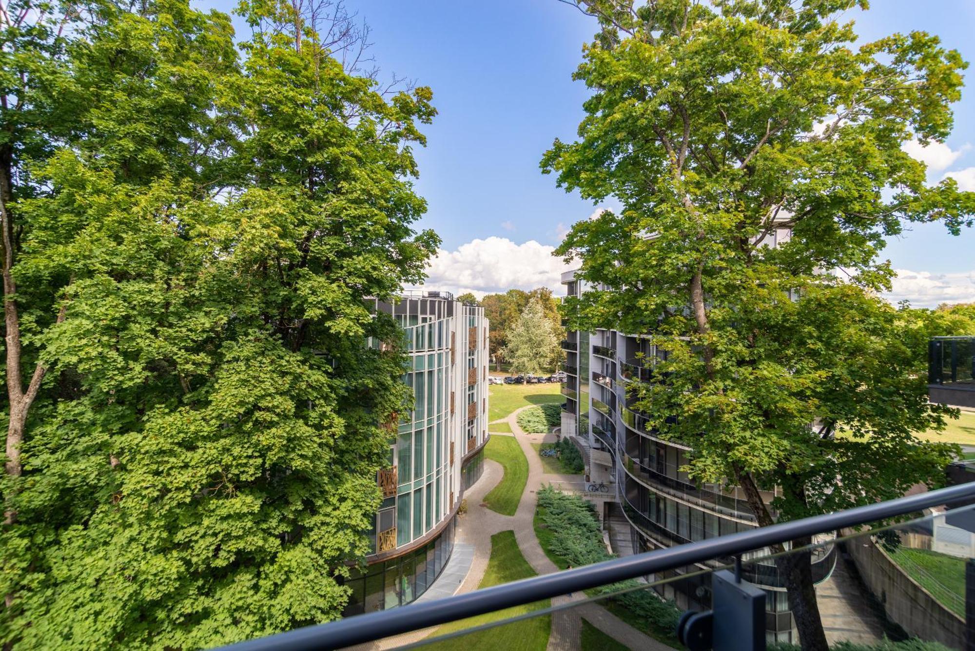 2 Bedroom Apt, 2 Garage Spots & Balconies, Self Check-In, By Cohost Druskininkai Extérieur photo