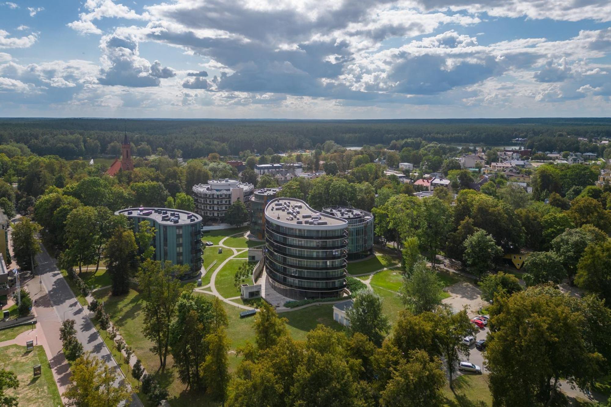 2 Bedroom Apt, 2 Garage Spots & Balconies, Self Check-In, By Cohost Druskininkai Extérieur photo
