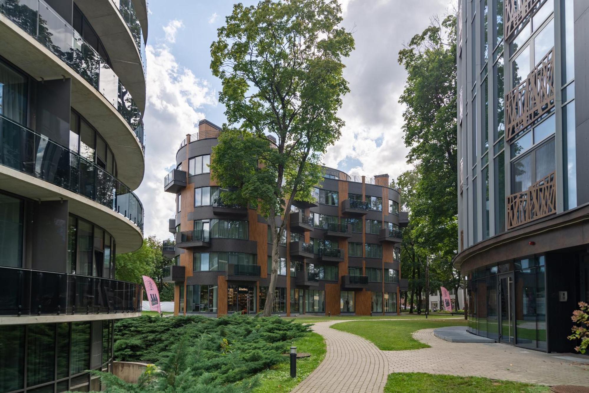2 Bedroom Apt, 2 Garage Spots & Balconies, Self Check-In, By Cohost Druskininkai Extérieur photo