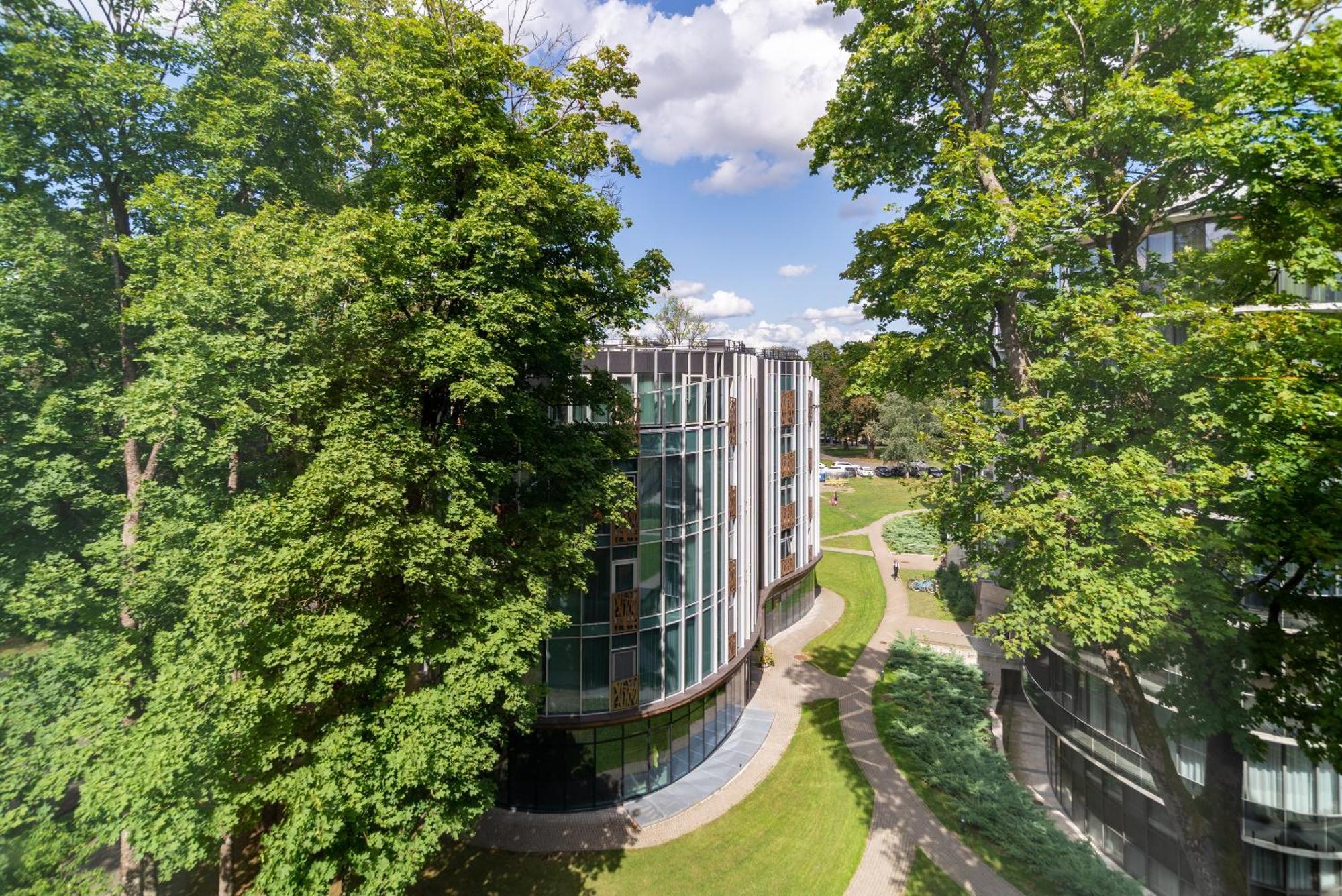 2 Bedroom Apt, 2 Garage Spots & Balconies, Self Check-In, By Cohost Druskininkai Extérieur photo